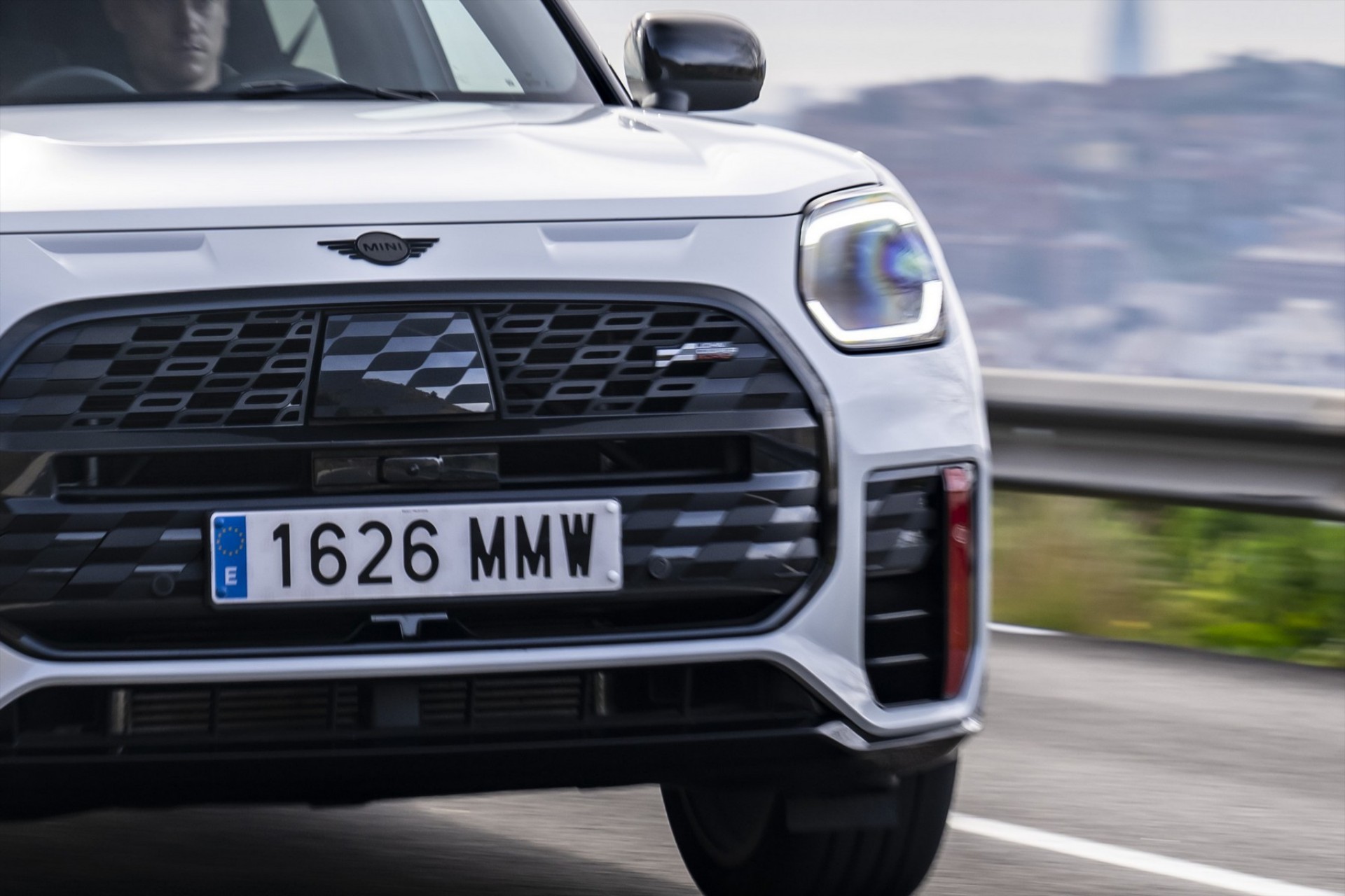 Πινακίδες αυτοκινήτων: Τι σημαίνουν τα γράμματα ανά χώρα της Ευρώπης