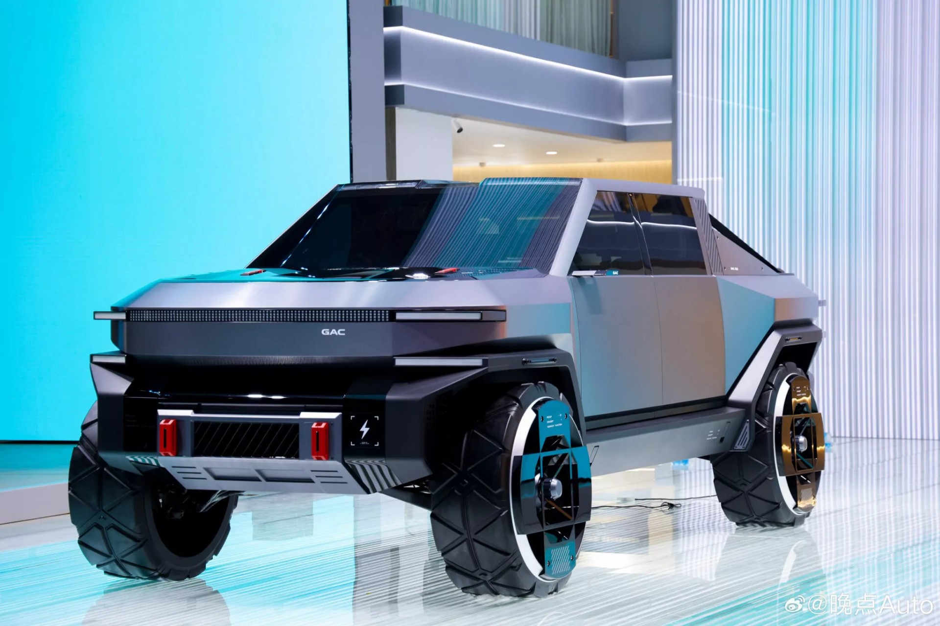 Ακραίο – Το νέο pick up που κάνει το Tesla Cybertruck να φαίνεται συνηθισμένο