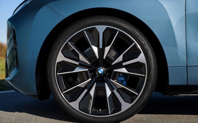 Το SUV της BMW που καίει 4,36 ευρώ στα 100 km – Νέες τιμές και εκδόσεις στην Ελλάδα
