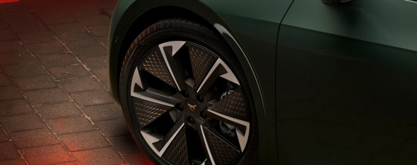 To ηλεκτρικό hot hatch φθηνότερο κατά 6.000 ευρώ! 
