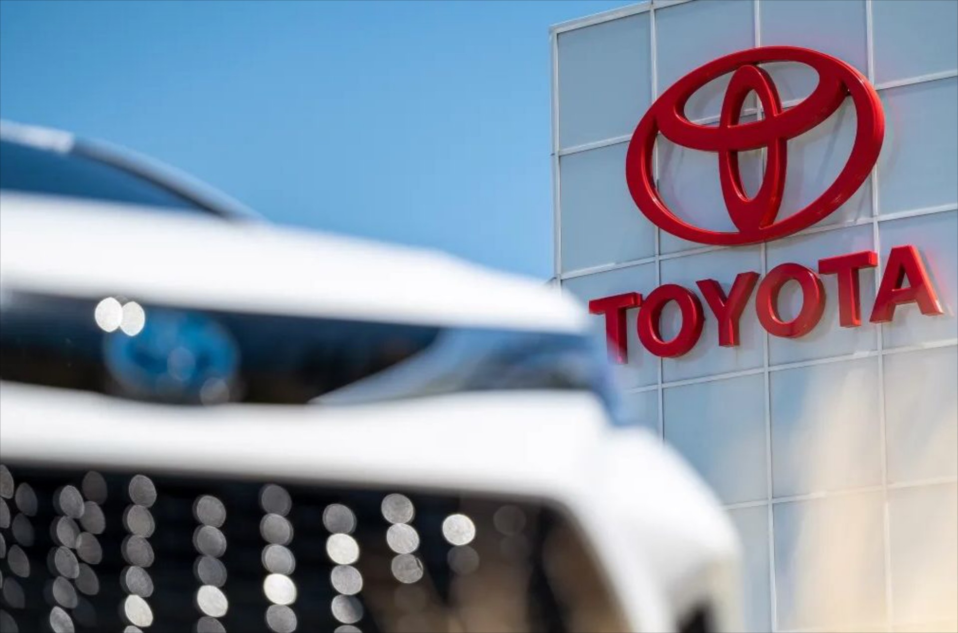 Δεν χάνει από κανέναν η Toyota - To Νο1 αυτοκίνητο στον κόσμο είναι ιαπωνικό