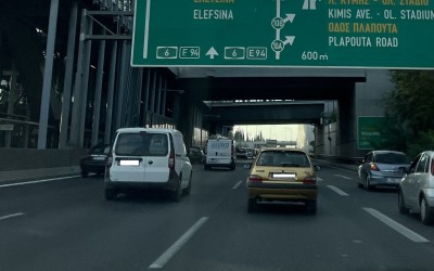 Αττική: Πώς έκλεψαν 30.000 ευρώ από αυτοκίνητο -Τι έκανε η Αστυνομία
