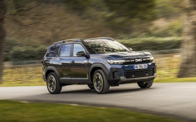 Στην Ελλάδα το νέο Dacia Bigster – Όλες οι τιμές του υβριδικού SUV