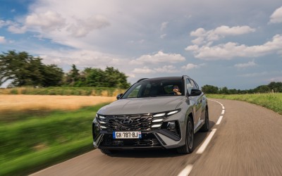 Το υβριδικό C-SUV με απόδοση έως 252 ίππους, με έκπτωση έως 3.000 ευρώ!