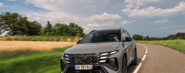Το υβριδικό C-SUV με απόδοση έως 252 ίππους, με έκπτωση έως 3.000 ευρώ! 