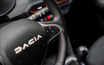 To Dacia που αγοράζεις με 98 ευρώ το μήνα - Έχει εγγύηση 5 χρόνια