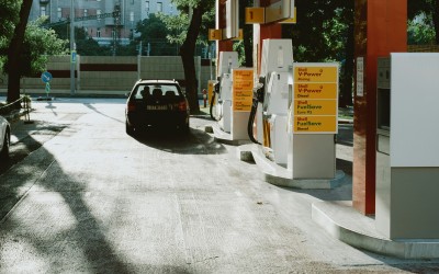 Αθήνα ή Θεσσαλονίκη; Ποια έχει τη φθηνότερη βενζίνη σήμερα;