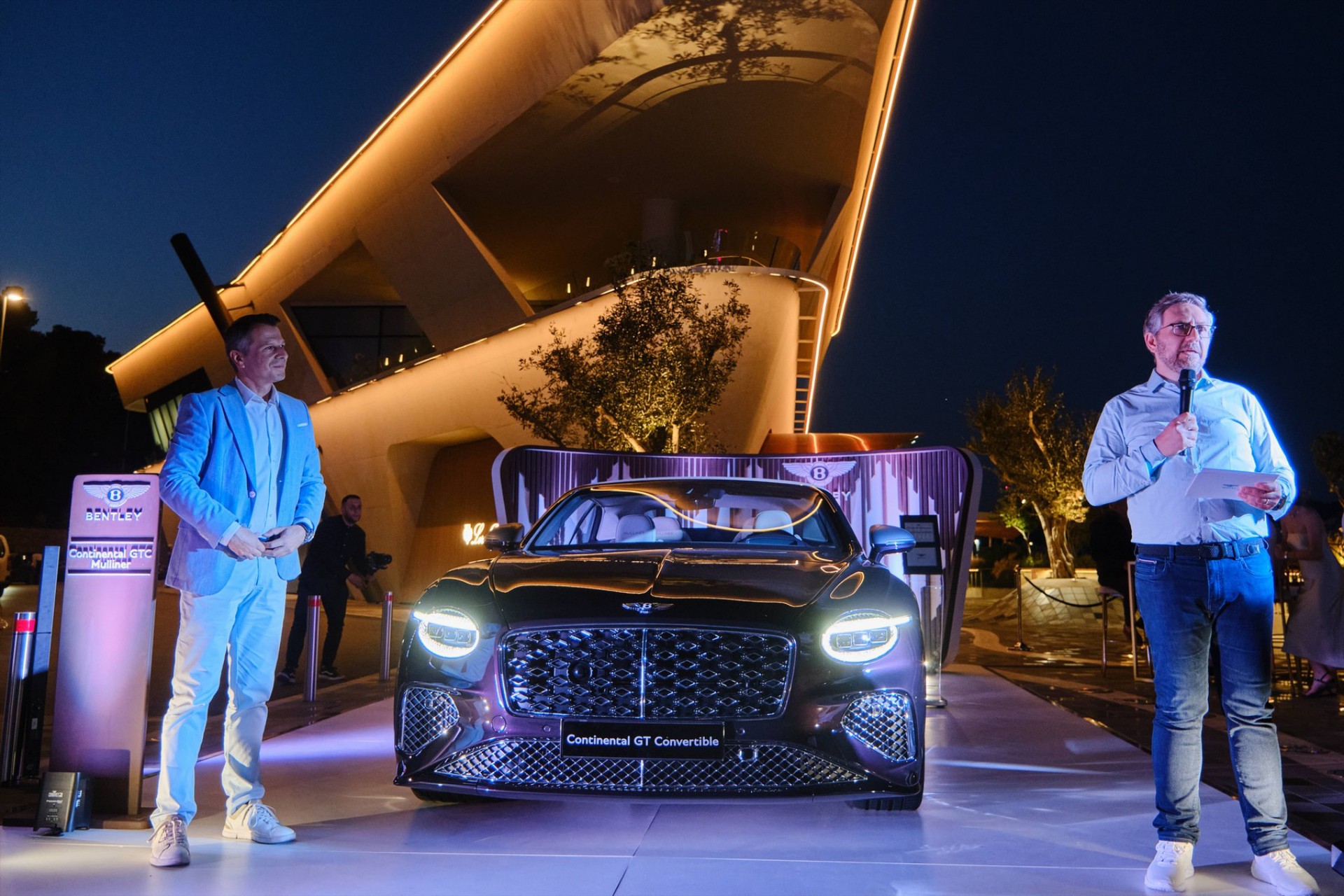 Η Bentley του Μόντε Κάρλο έφτασε στην Αθηναϊκή Ριβιέρα – Με τιμή 450.000 ευρώ