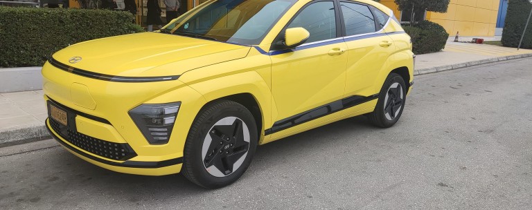 Ηλεκτρικά ταξί: Απλήρωτοι 4 στους 5 οδηγούς - Ποιος φταίει για την αποτυχία;
