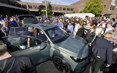 Γιατί όλοι αγοράζουν το νέο Volkswagen Tiguan; Πώς έφτασε στο Νο1