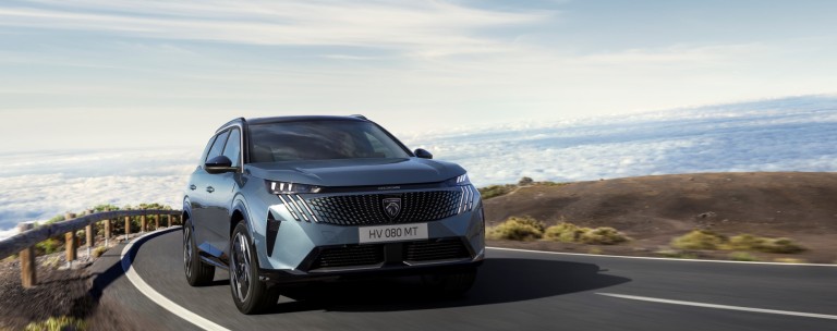 Δοκιμή Peugeot E-5008 73 kWh 210 PS: Premium Traveller