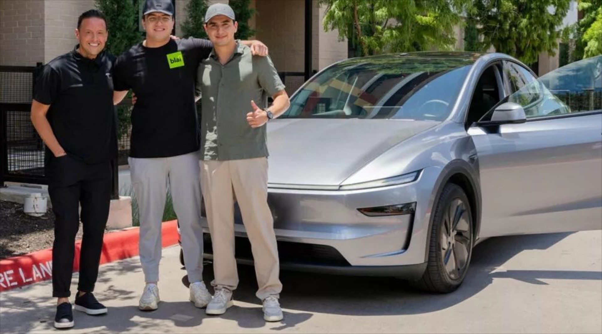 Παραδόθηκε το πρώτο αυτοκίνητο χωρίς οδηγό – Κινήθηκε μόνο του για 30 λεπτά