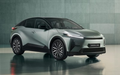 Έφτασε Ελλάδα το νέο Toyota C-HR+ σε τιμή έκπληξη