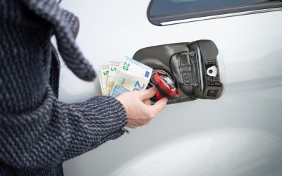 Ελλάδα: Ακριβαίνουν μέχρι και μισό ευρώ τα καύσιμα – Πότε θα γίνει αυτό και γιατί;