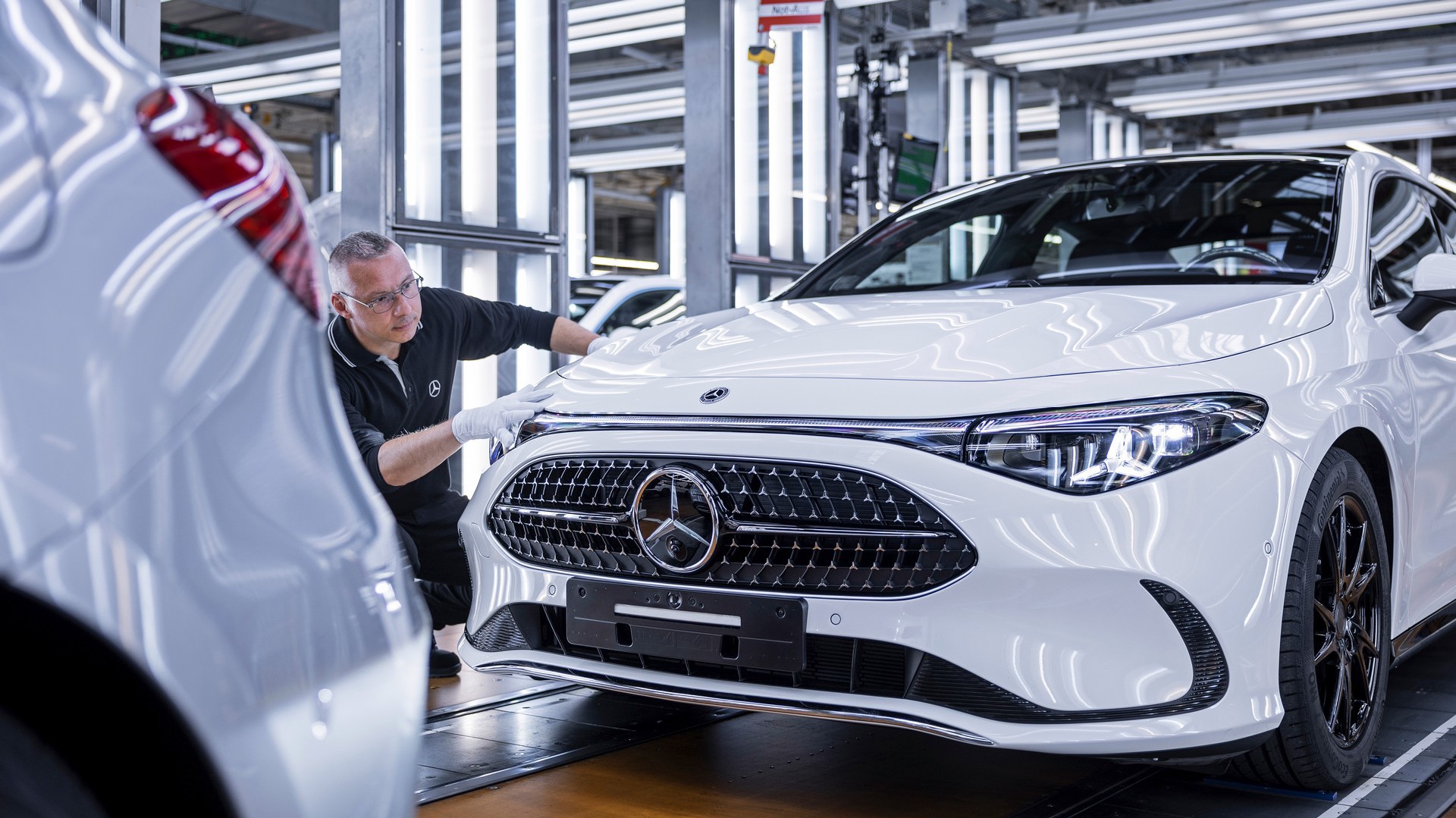 Χαμός με τη νέα Mercedes - To εργοστάσιο δεν ανταπεξέρχεται στη ζήτηση