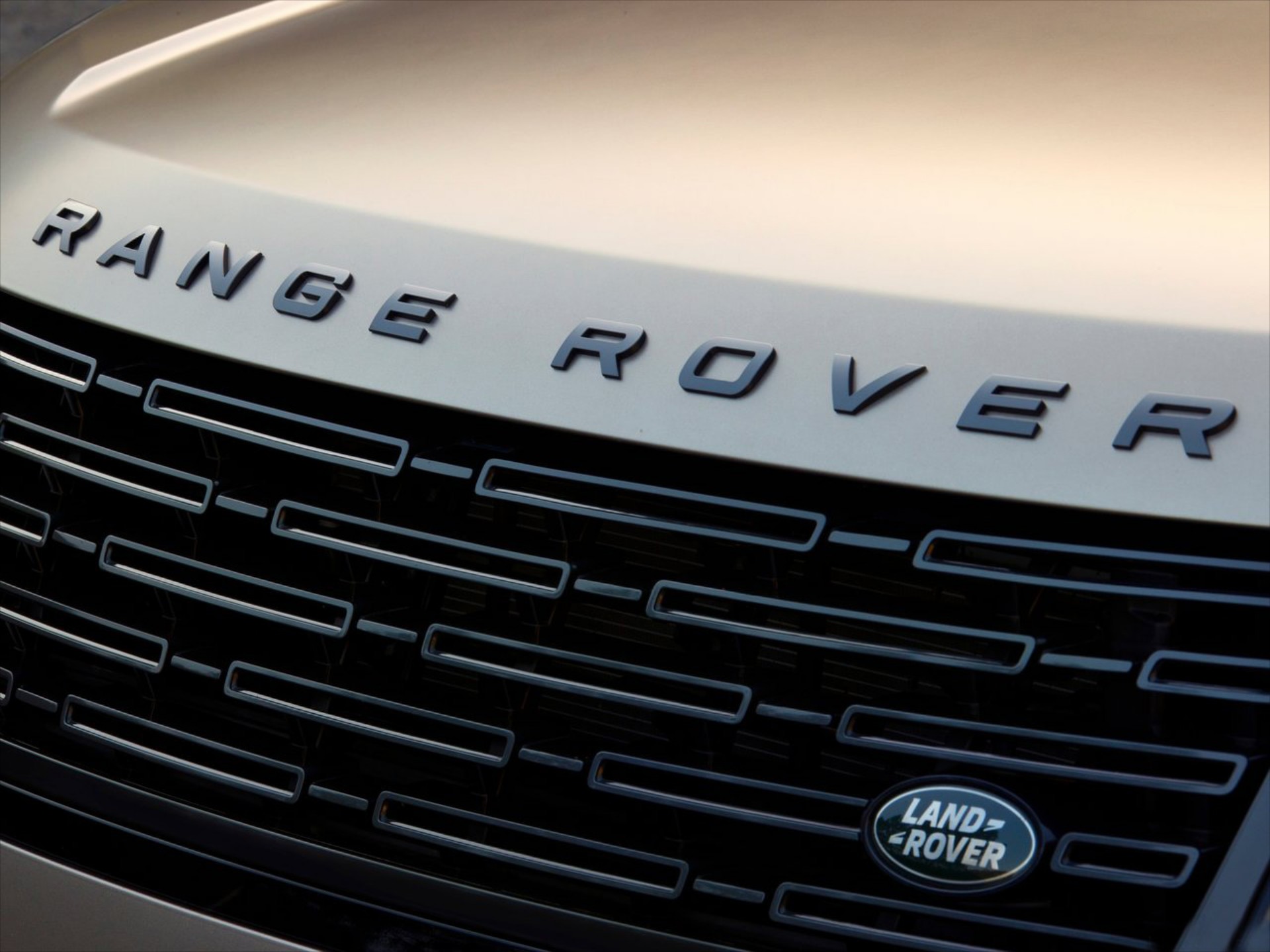 Η μεγάλη αλλαγή στα Range Rover - Για πρώτη φορά μετά από 55 χρόνια