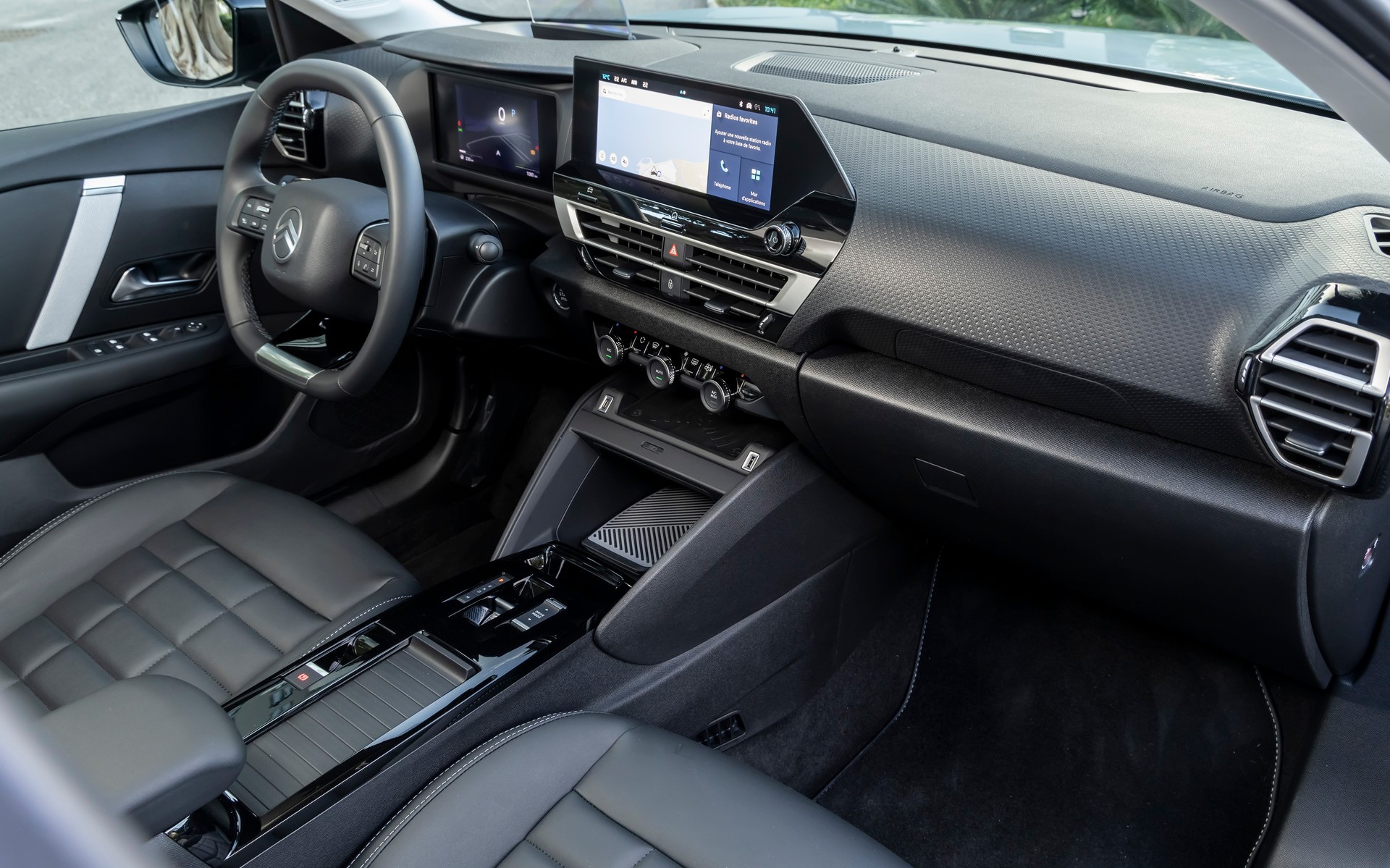 Υβριδικό, αυτόματο οικογενειακό Citroen με 145 PS - Τιμή κάτω από 23.000 ευρώ