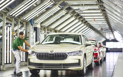 Η Skoda πάει σε άλλο επίπεδο – Θα βάφει 2.600 αυτοκίνητα την ημέρα