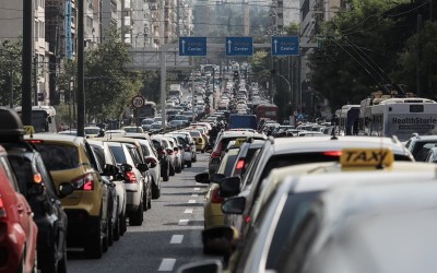 Έτσι θα φύγουν τα αυτοκίνητα από το κέντρο – Με διόδια 20 ευρώ την ημέρα