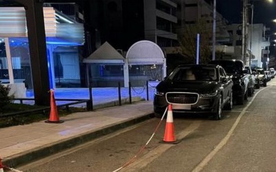 Έφοδος της Αστυνομίας στην Κηφισιά – Έβαλε χειροπέδες σε παρκαδόρους