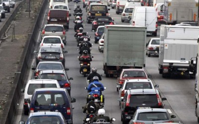 Τι είναι η διήθηση των μοτοσυκλετών - Τι λέει ο νέος ΚΟΚ