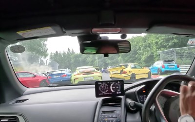Video: Μικροσκοπικό Honda διαλύει Porsche και BMW - Η καραμπόλα στο Nurburgring