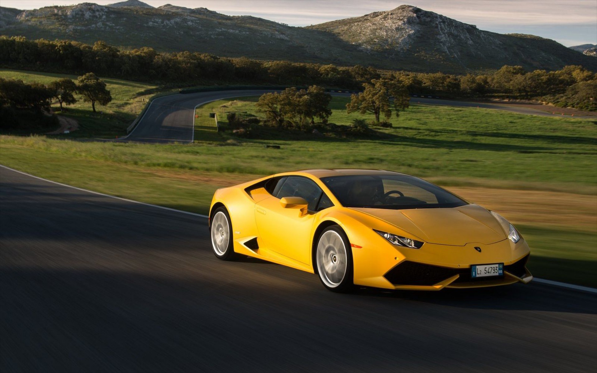 Έμπορος πούλαγε Lamborghini σε βαρόνους ναρκωτικών - Στα δικαστήρια με την εταιρεία