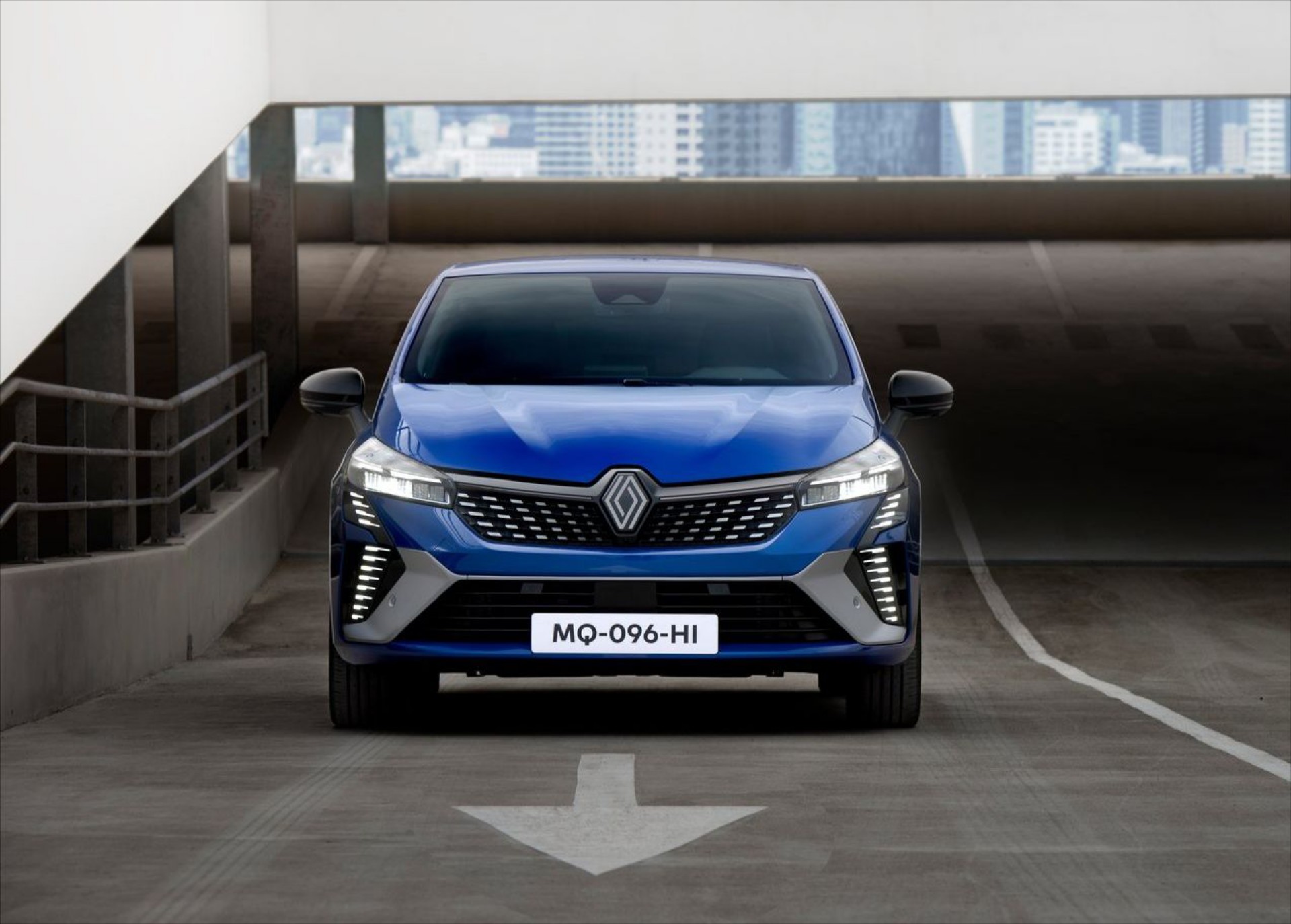 Το 10% των Ελλήνων αγοράζει… από το Renault Group – Το αυτοκίνητο που ξεχωρίζει