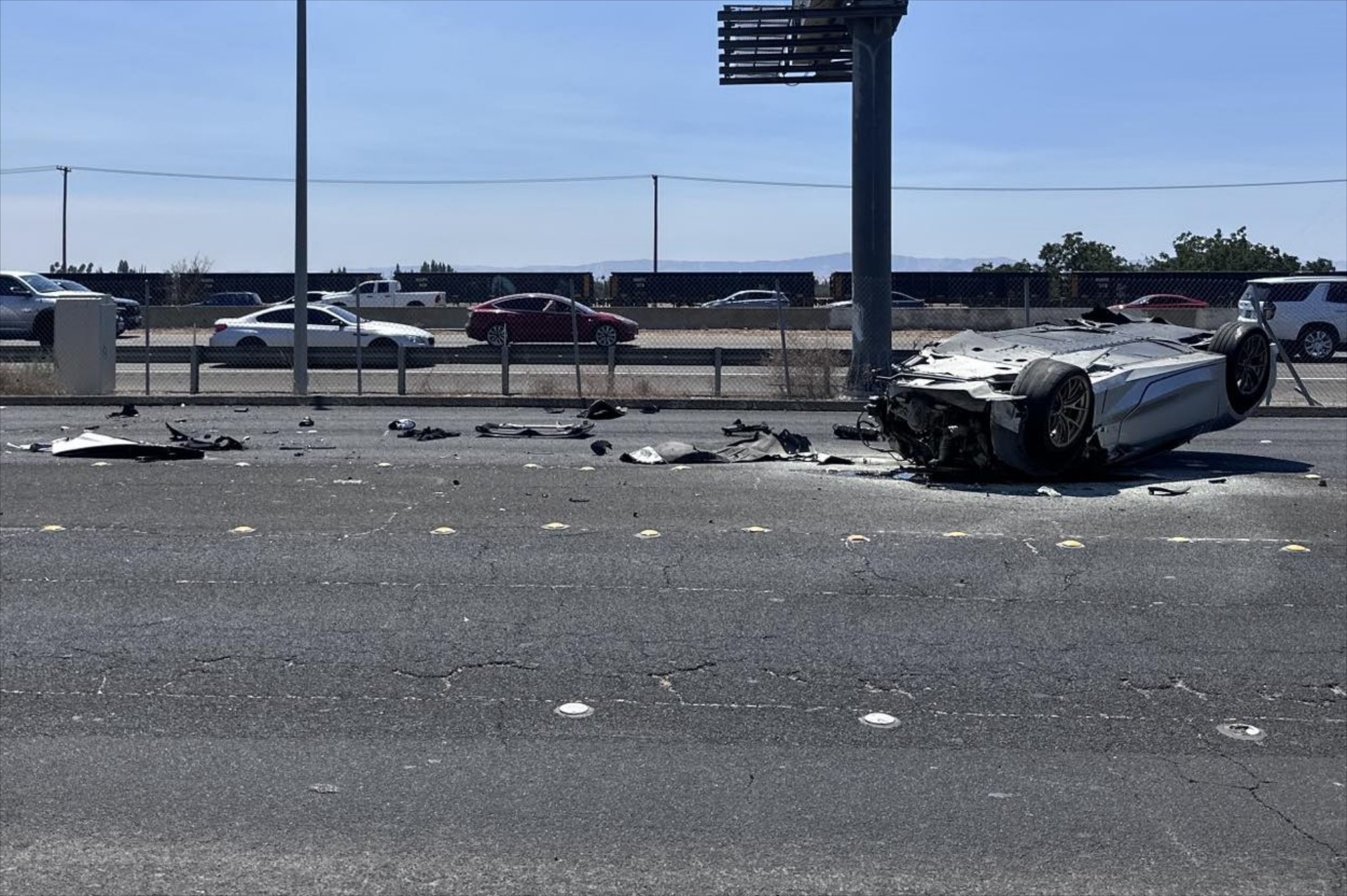 Οδηγός εκτοξεύτηκε από Corvette – Έκανε κόντρες με Mustang 