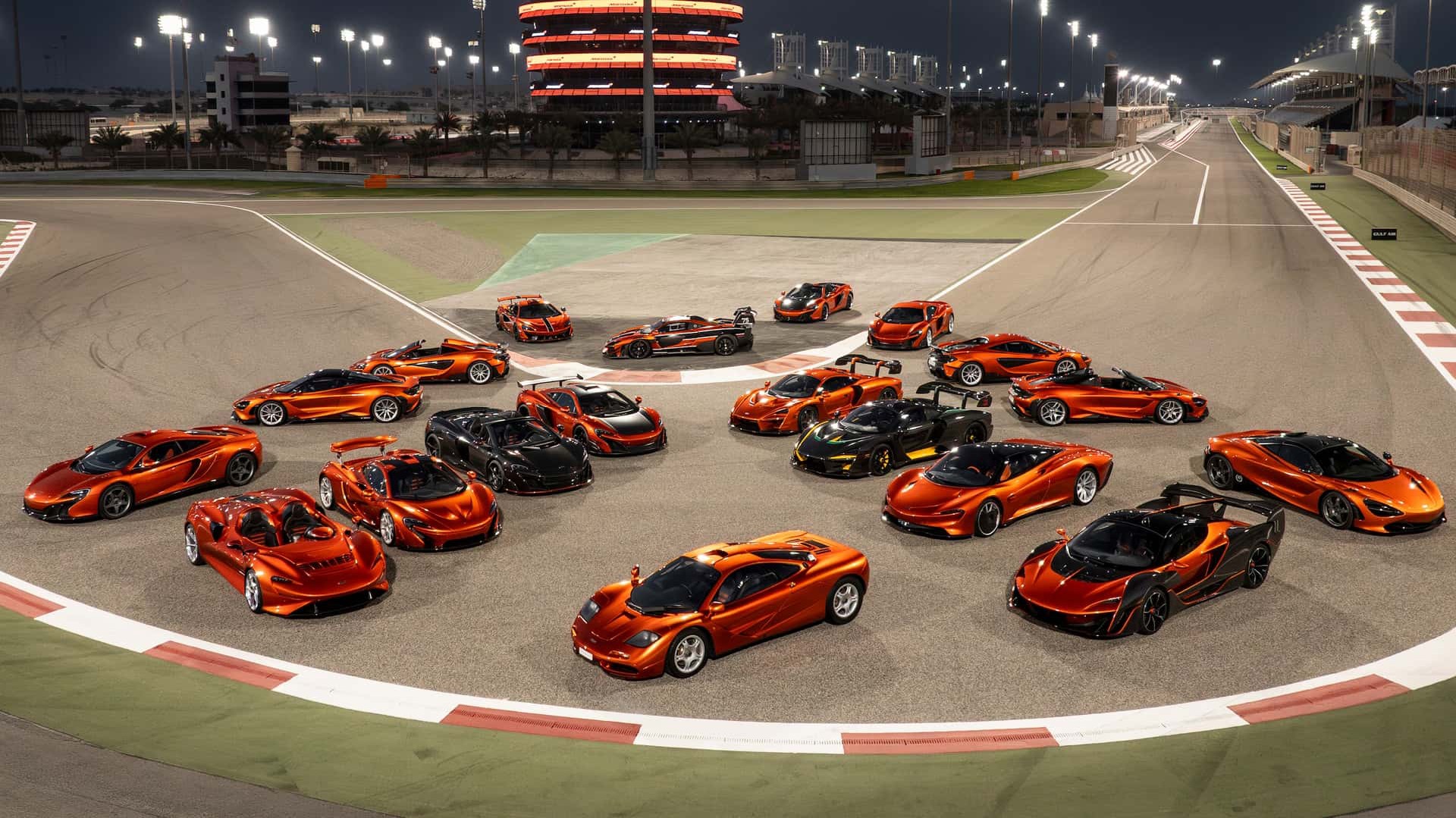 Πωλήθηκε χρυσάφι η σπάνια συλλογή με τις 20 McLaren – Ο μυστηριώδης αγοραστής