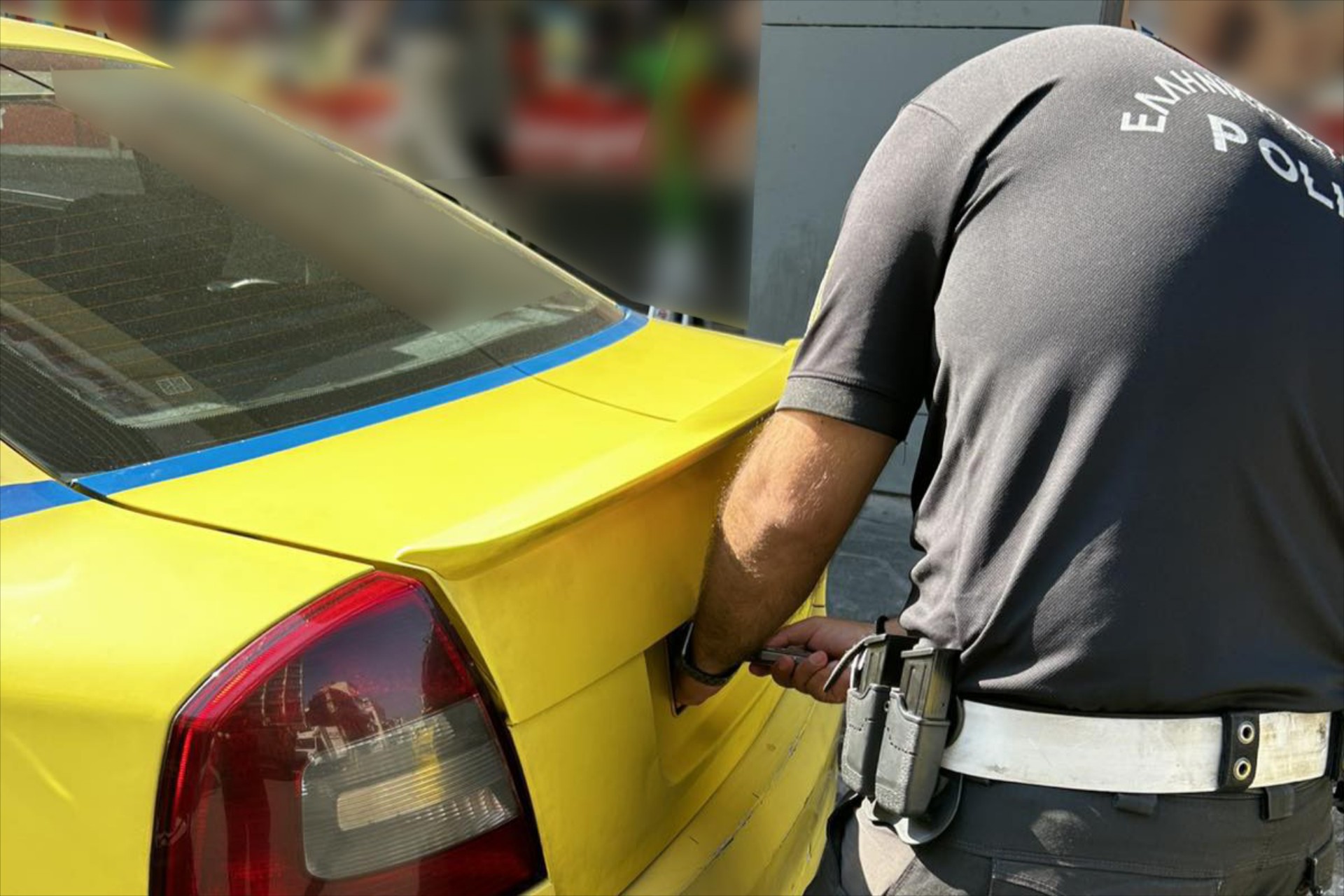 Αττική: Πέρασαν χειροπέδες σε 3 οδηγούς Ταξί – Έτσι κορόιδευαν τους πελάτες 