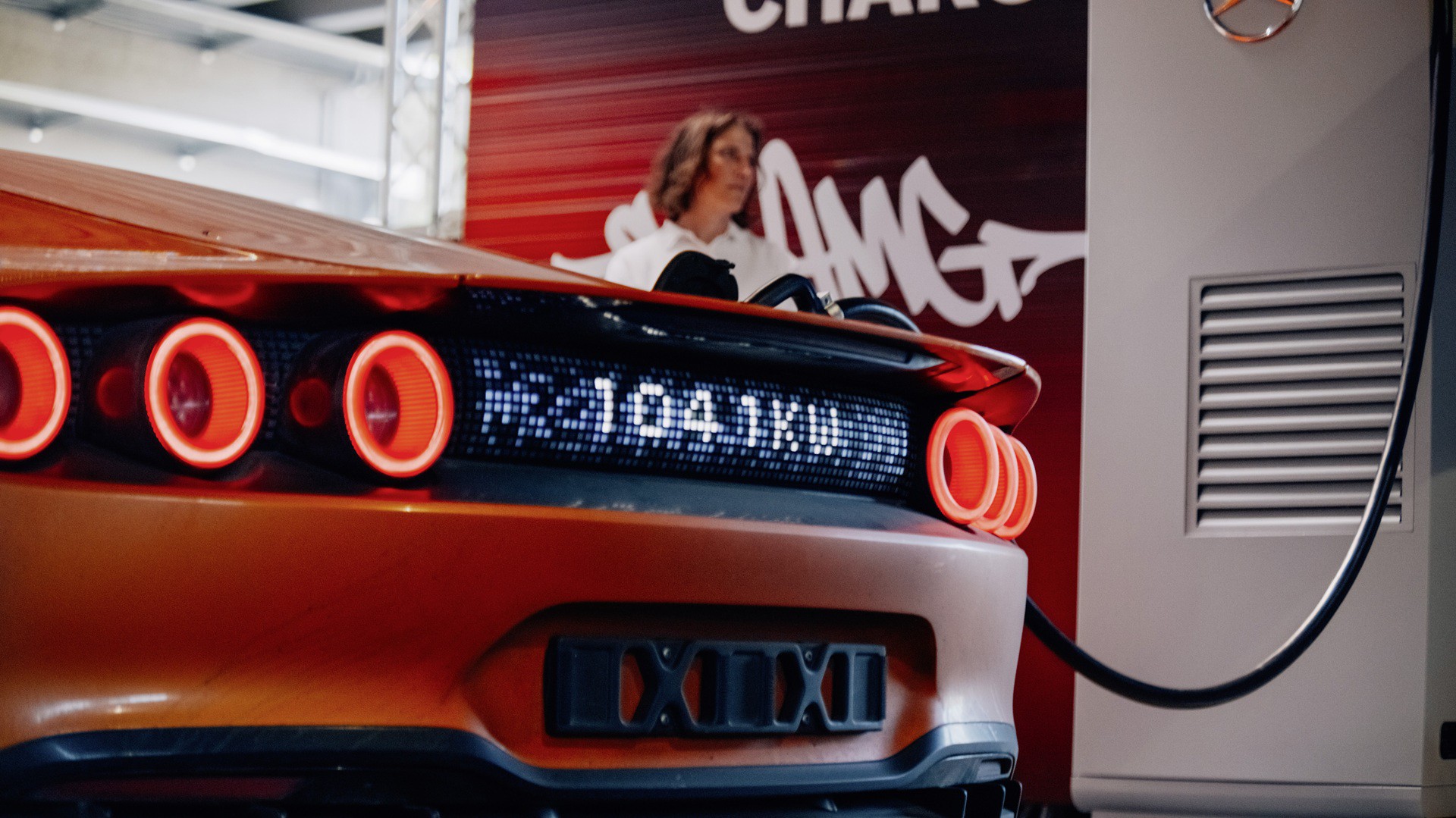H Mercedes τελειώνει τη βενζίνη – Και τους Κινέζους μαζί