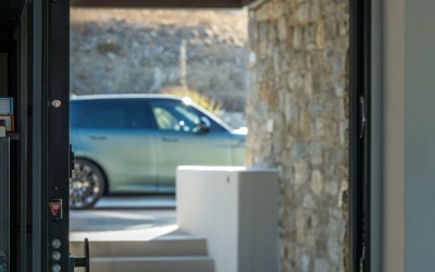 Τα δύο SUV που αγοράζουν οι πλούσιοι Έλληνες – Κοστίζουν πάνω από 150.000 ευρώ