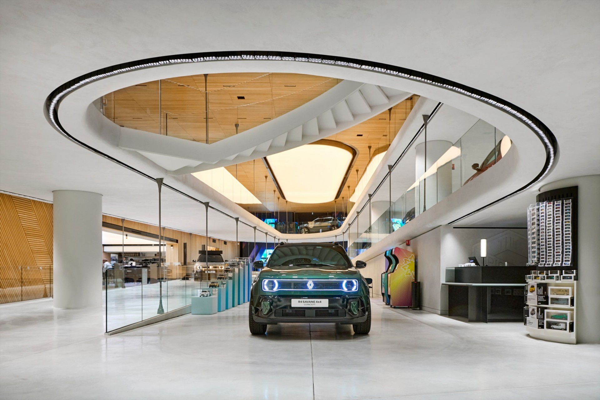 Η Renault έβαλε ατσάλινα διαμάντια στην ομορφότερη έκθεση 