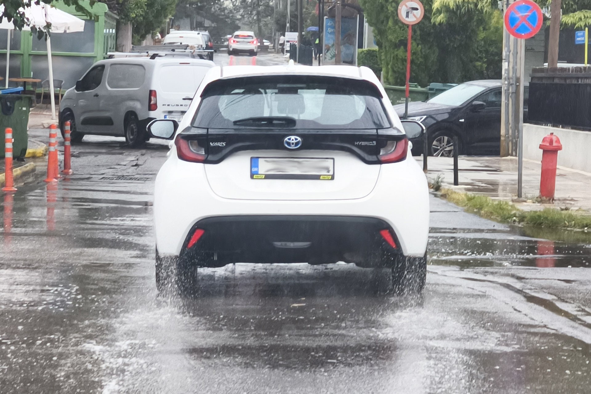 Ο κρυφός κίνδυνος στις πρώτες βροχές – Τι πρέπει να ξέρεις