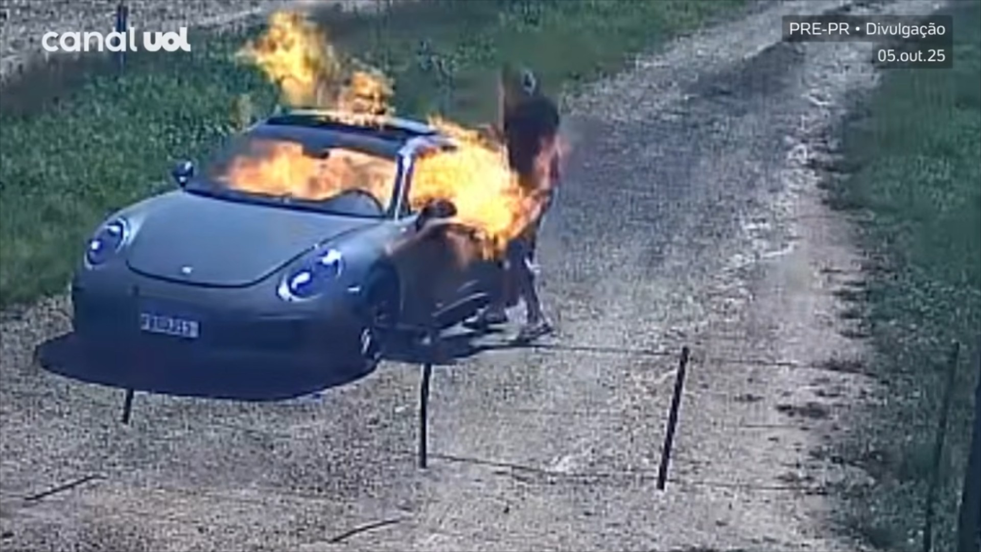 Άνδρας βάζει φωτιά σε Porsche – Χρωστάει στην εφορία και ήθελε αποζημίωση [video]