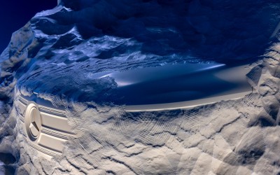 Το γλυπτό 6,5 μέτρων της Mercedes – Ποιο αυτοκίνητο κρύβει 