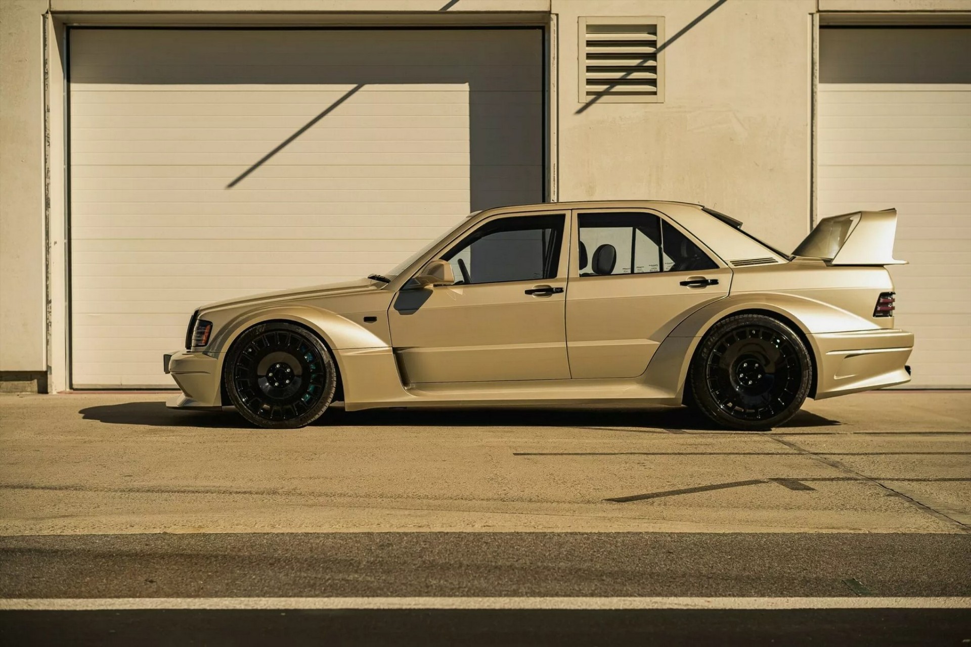 Η περιζήτητη Mercedes του 1990 – Κοστίζει 714.000 ευρώ χωρίς τους φόρους