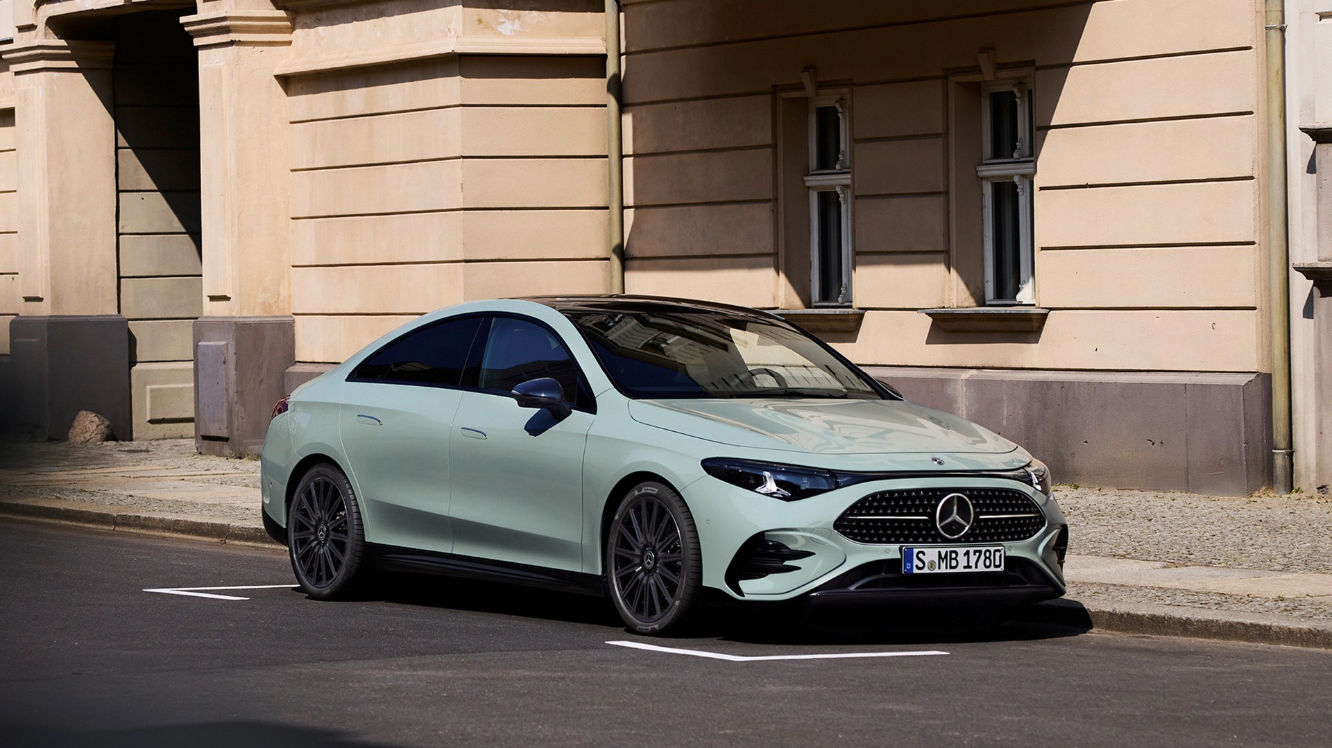 Στην Ελλάδα η νέα Mercedes-Benz CLA – Δείτε τιμές υβριδικής και ηλεκτρικής έκδοσης