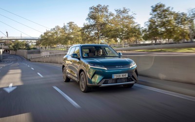 Οδηγούμε στη Βαρκελώνη το νέο BYD Atto 2 DM-i – Πρώτες τιμές στην Ευρώπη