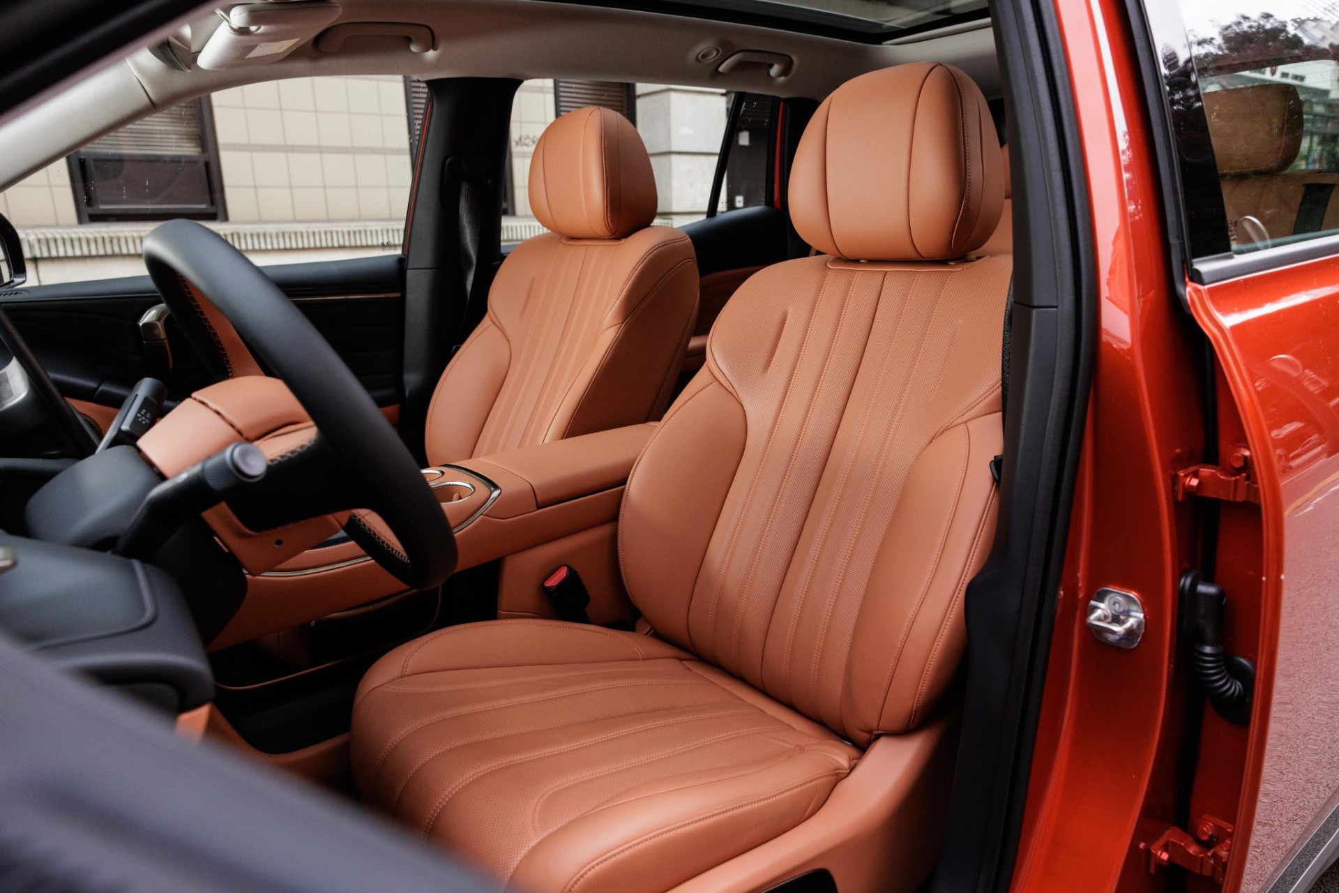 Ολοκαίνουριο SUV με ψυγείο στην καμπίνα, από την εταιρεία της Toyota! Μόλις ήρθε στην Ελλάδα