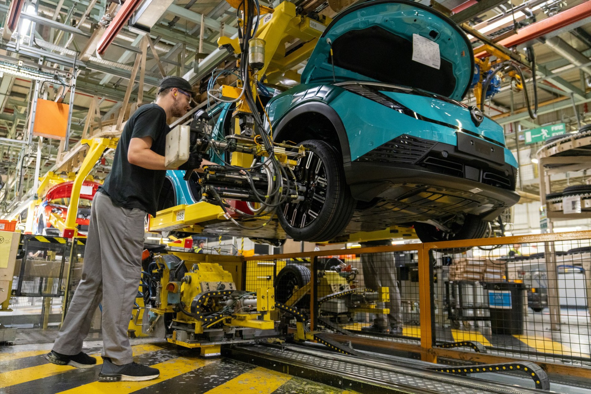 Τι απαιτείται για να φτιαχτεί ένα αυτοκίνητο; Δείτε το video της Nissan 