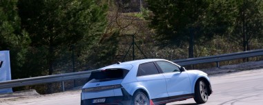 Ο διασημότερος κατασκευαστής supercar εξυμνεί τη Hyundai! 