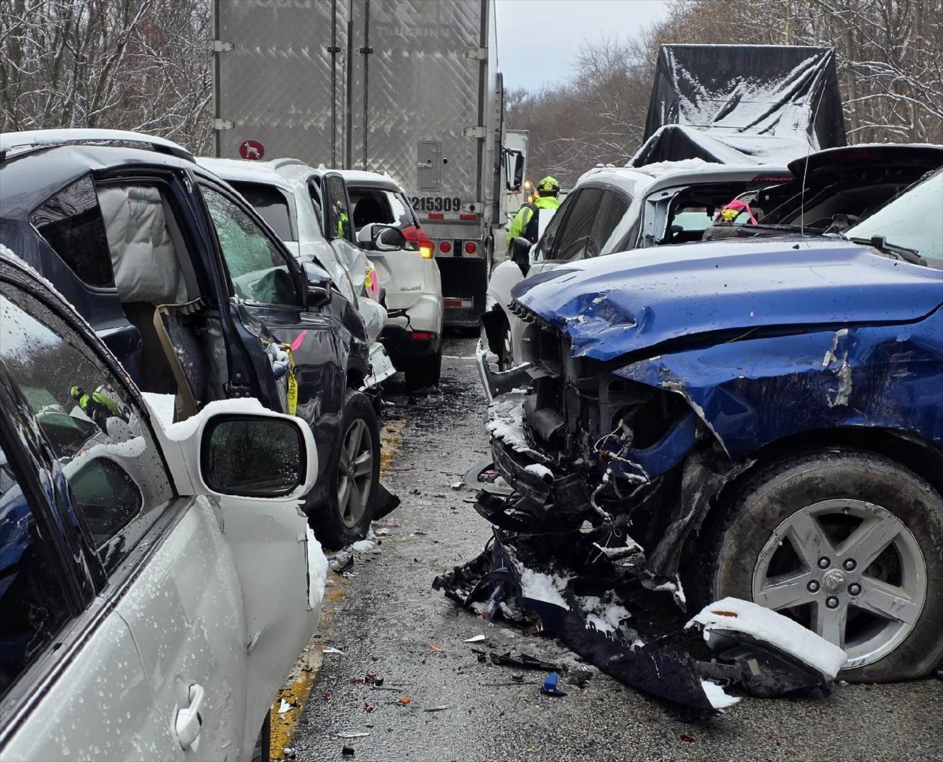 Η καραμπόλα της χρονιάς – Τράκαραν 45 οχήματα στην εθνική οδό 