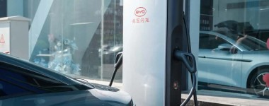 Η BYD κάνει προσλήψεις – Φέρνει στην Ευρώπη τους φορτιστές των 5 λεπτών