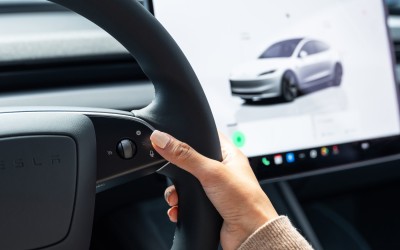 Έβγαλε τιμή στην Ελλάδα το φθηνότερο Tesla που ήρθε ποτέ – Δείτε ποιο είναι και πόσο κάνει