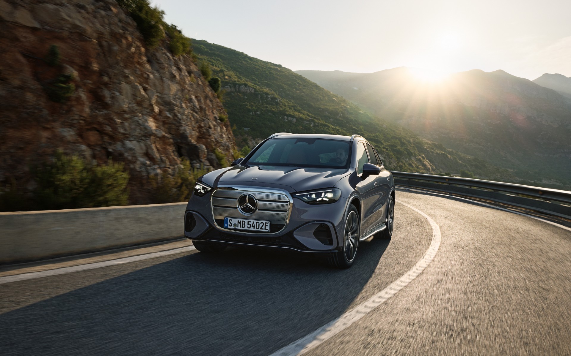 Στην Ελλάδα η νέα ηλεκτρική Mercedes-Benz GLC – Τιμές