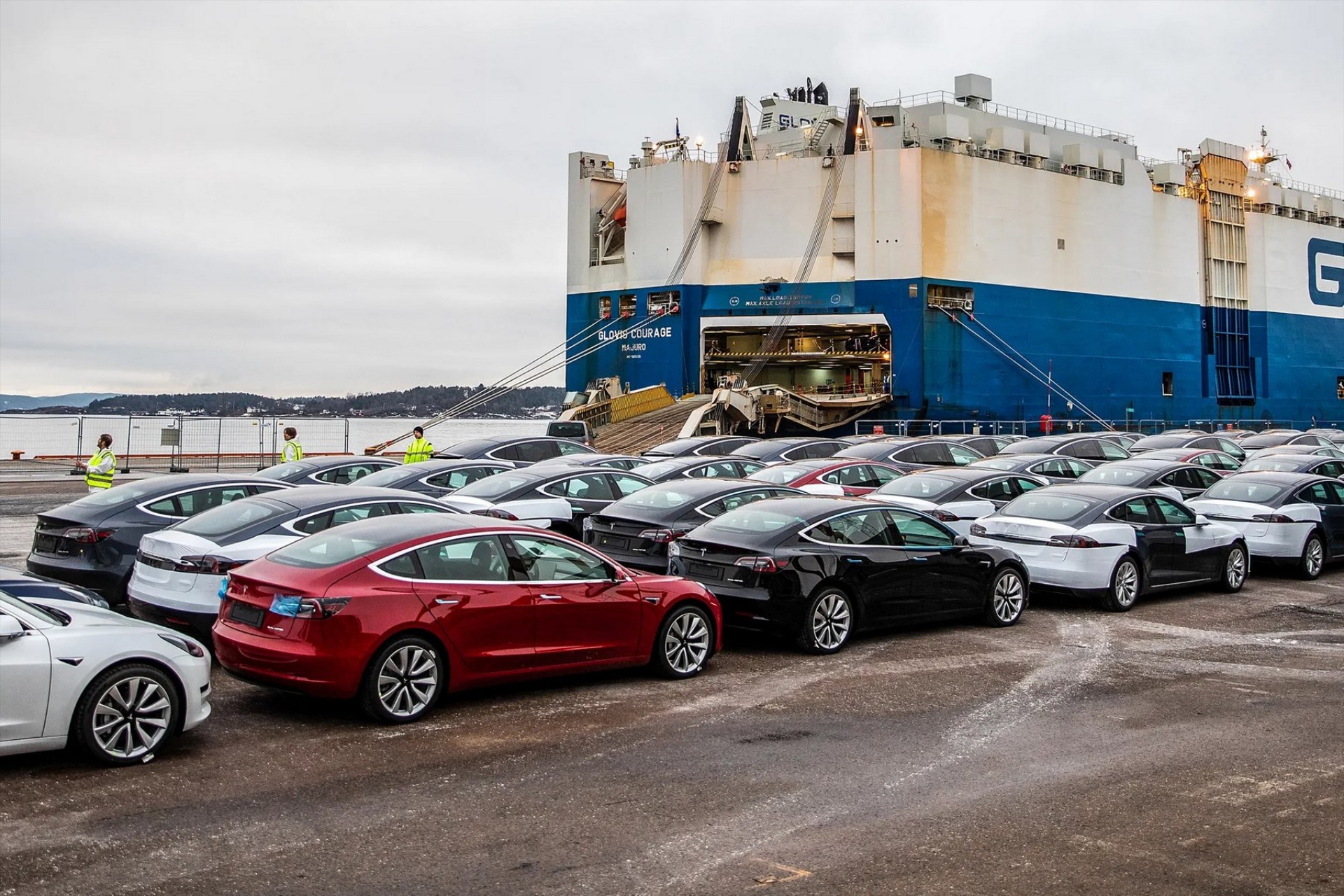 Η πλούσια χώρα της Ευρώπης με πληθυσμό 5,64 εκατ. κατοίκους - Οι μισοί αγοράζουν Tesla