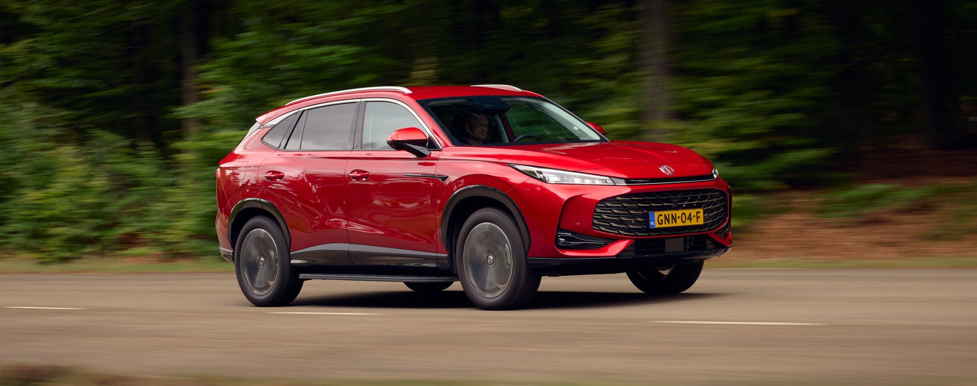 Δοκιμή MG eHS PHEV+: Με 272 ίππους και κατανάλωση 1,1 lt/100 km! 