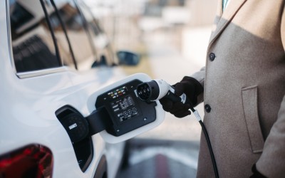 Σαρώνουν την αγορά τα αυτοκίνητα που φορτίζουν - Είναι πρώτα σε πωλήσεις στην Ευρώπη